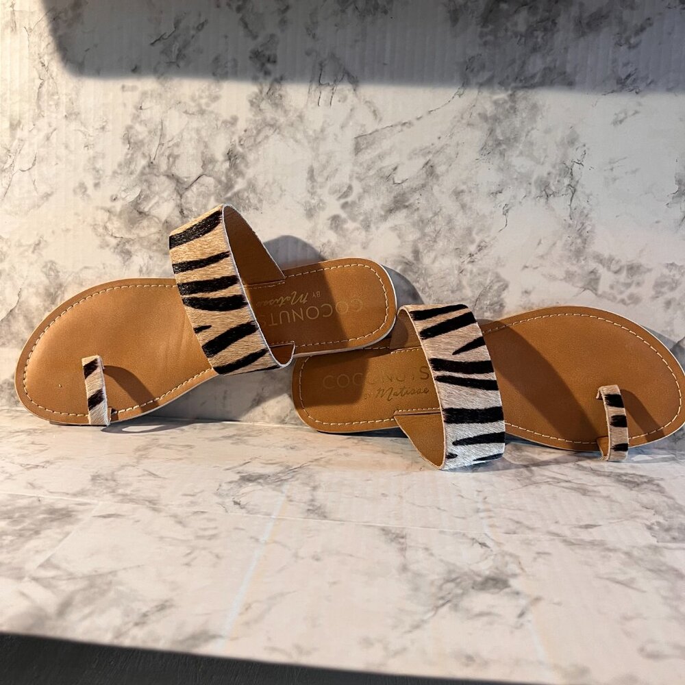 Coconuts by Matisse Sandal Size 8 Riva Calf‎ Hair Zebra Print